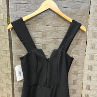 V-Trim Wire Detailed Sleeveless Jumpsuit